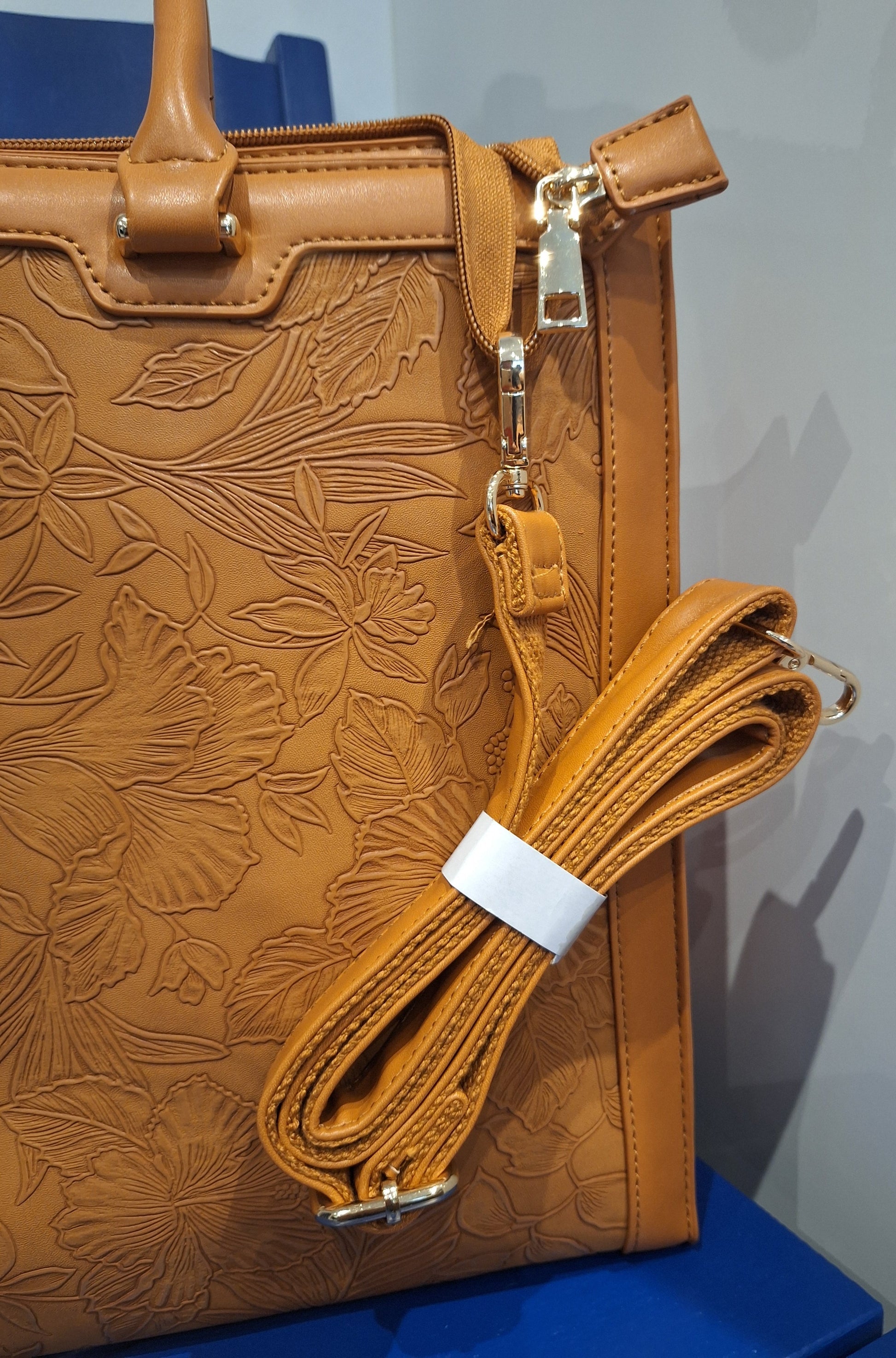 Mill The Sky: Chic-EXEC Large Embossed Women's Executive Office Study Laptop Bag. FLAT TAN My Store