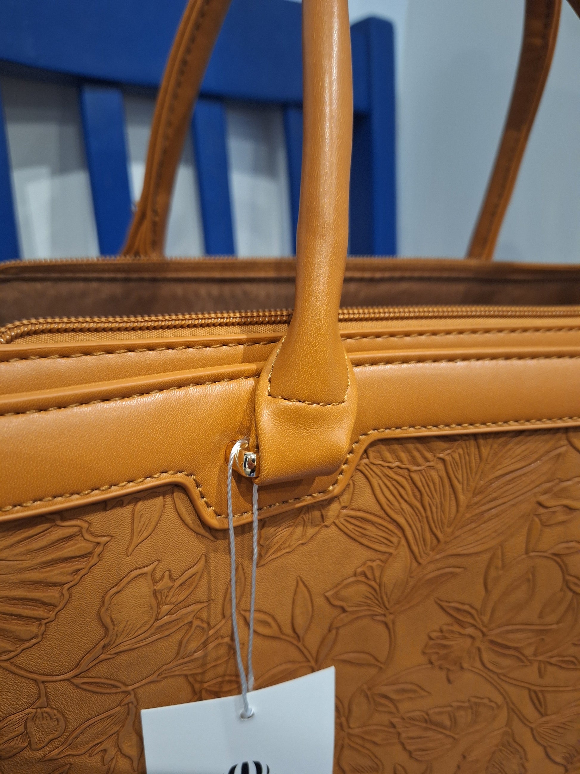 Mill The Sky: Chic-EXEC Large Embossed Women's Executive Office Study Laptop Bag. FLAT TAN My Store