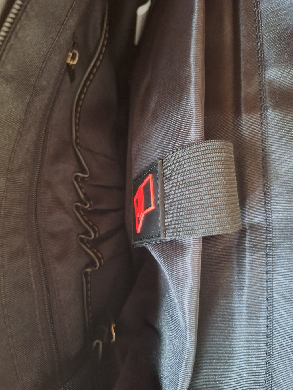 Mill The Sky: Folio-EXEC. Faux Leather Unisex Executive Office Study Laptop Bag in BLACK My Store